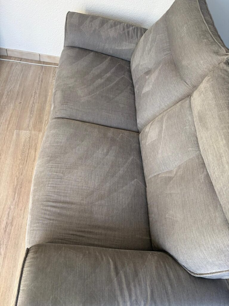 Canapé d’angle en tissu après nettoyage par HDF Textile